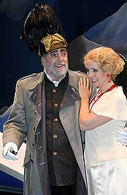 Maximilian Schell mit Lebensgefährtin Iva Mihanovic (©Foto: Ingrid Grossmann)